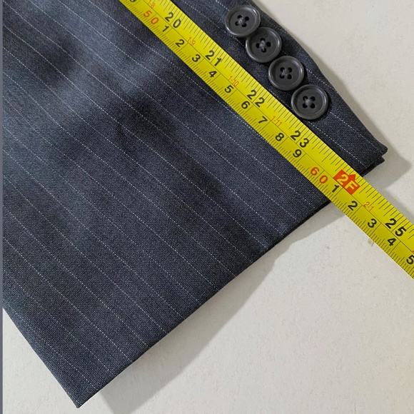 John Varvatos Star Men Delancy Pinstripe Wool Blazer Gray, 44R - Picture 11 of 15